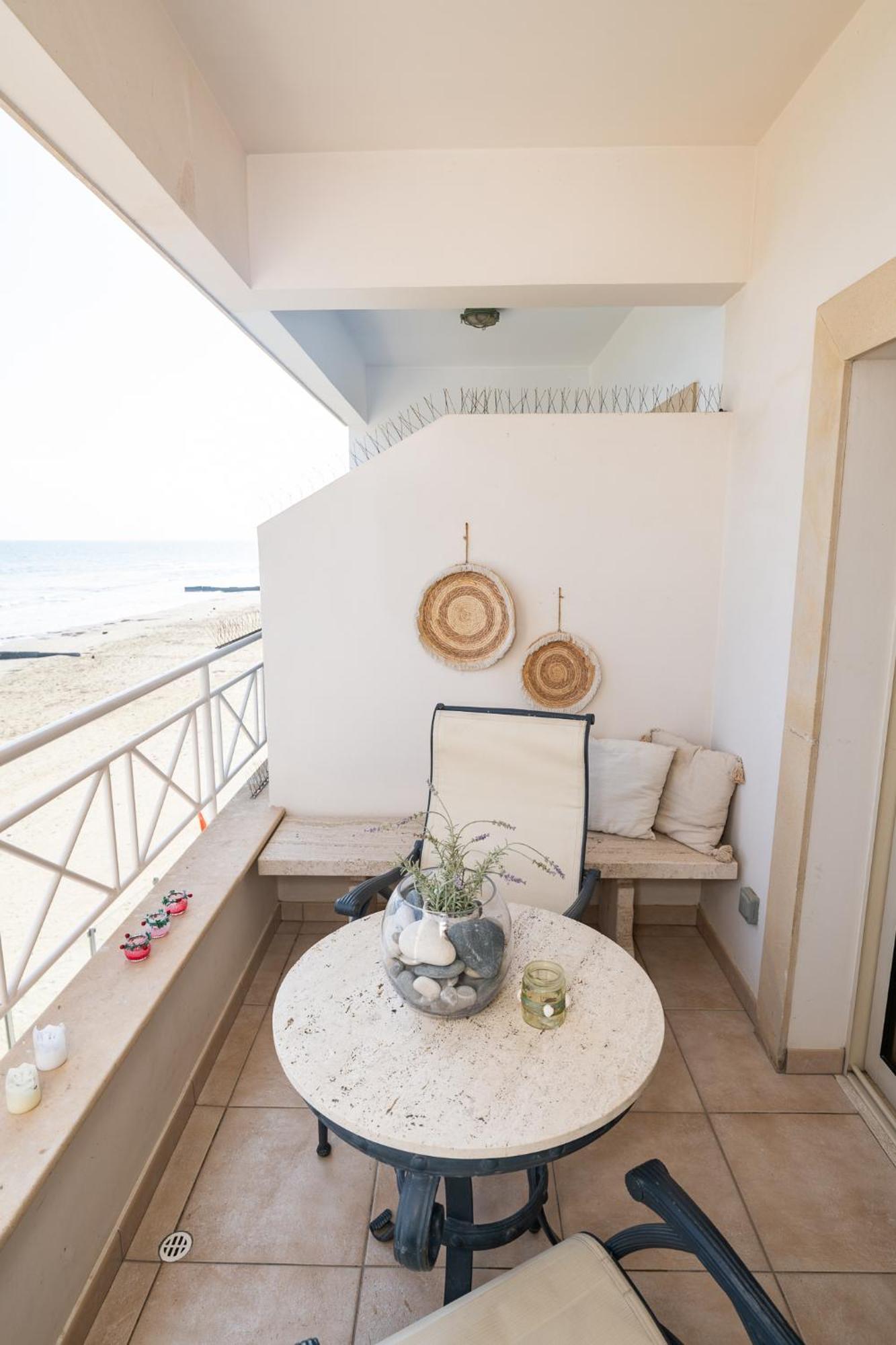 Quattro Beachfront Sea View Ap 4 Larnaca Buitenkant foto